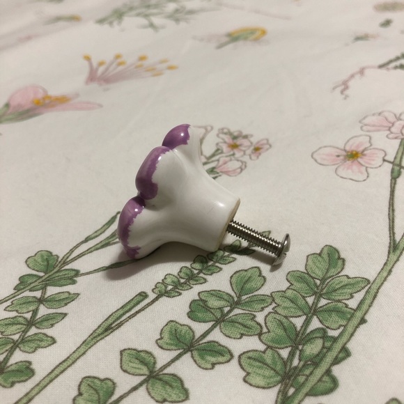 Richelieu Purple Ceramic Flower Drawer Door Knobs - Picture 5 of 6
